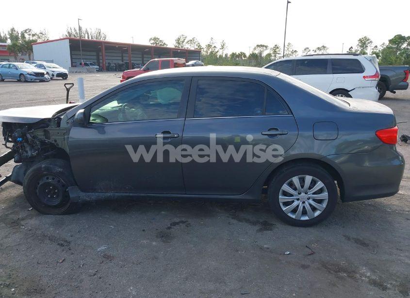Photo 14 of 2013 Toyota Corolla LE (VIN 2T1BU4EEXDC997612)