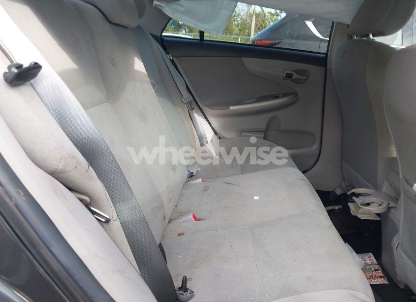 Photo 8 of 2013 Toyota Corolla LE (VIN 2T1BU4EEXDC997612)