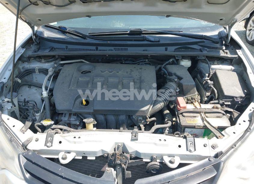 Photo 10 of 2014 Toyota Corolla LE (VIN 2T1BURHE0EC068426)