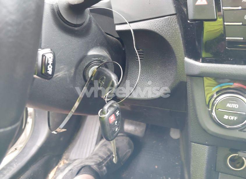 Photo 11 of 2014 Toyota Corolla S PLUS (VIN 2T1BURHE0EC076882)