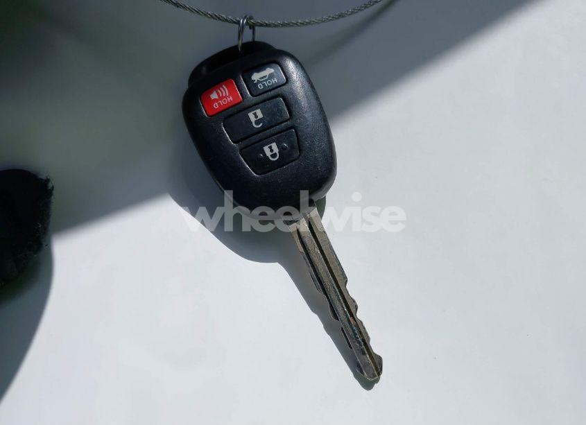 Photo 11 of 2014 Toyota Corolla LE (VIN 2T1BURHE0EC138538)