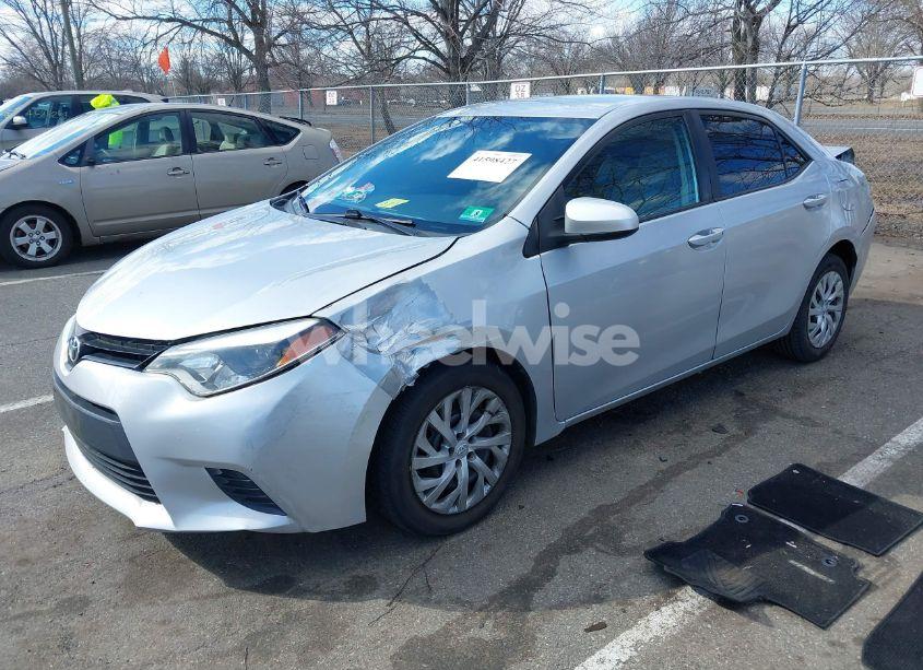 Photo 2 of 2014 Toyota Corolla LE (VIN 2T1BURHE0EC138538)