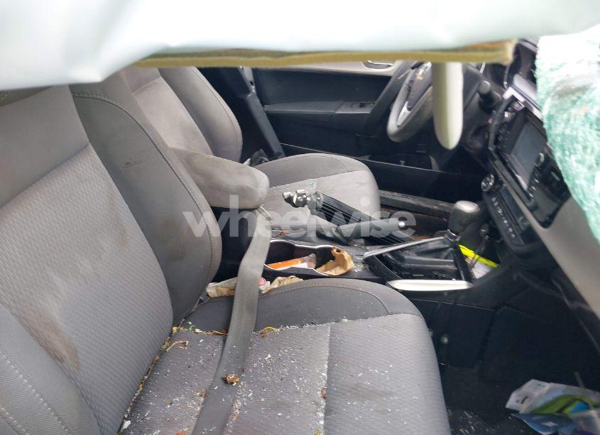 Photo 5 of 2014 Toyota Corolla LE (VIN 2T1BURHE0EC156697)