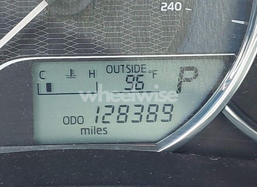 Photo 15 of 2014 Toyota Corolla LE (VIN 2T1BURHE0EC160622)