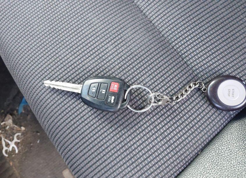 Photo 11 of 2014 Toyota Corolla S PLUS (VIN 2T1BURHE0EC160832)