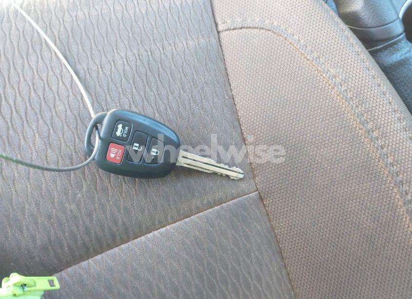 Photo 11 of 2015 Toyota Corolla LE (VIN 2T1BURHE0FC255120)