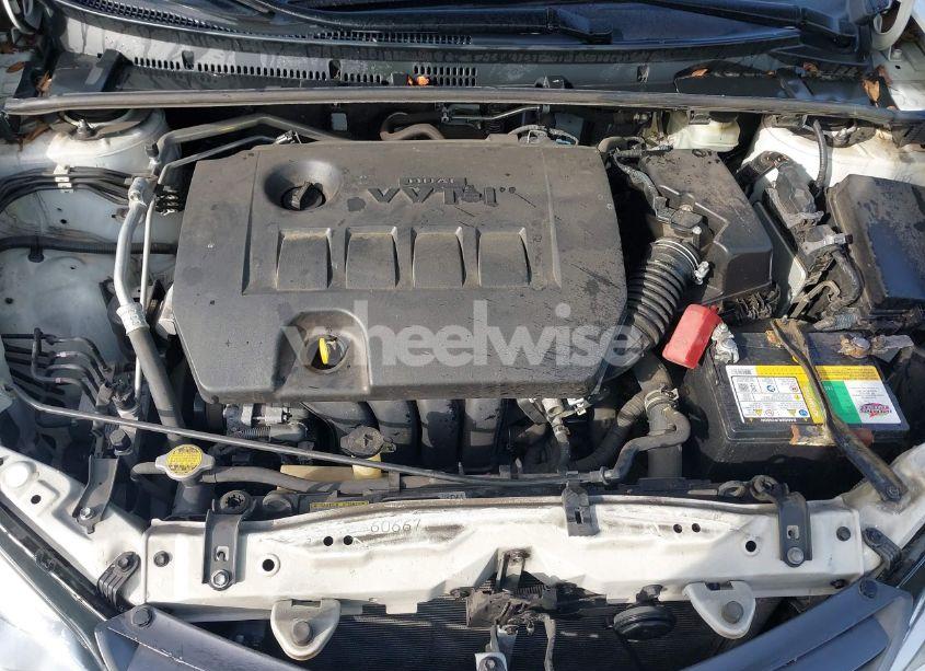 Photo 10 of 2015 Toyota Corolla LE (VIN 2T1BURHE0FC280020)