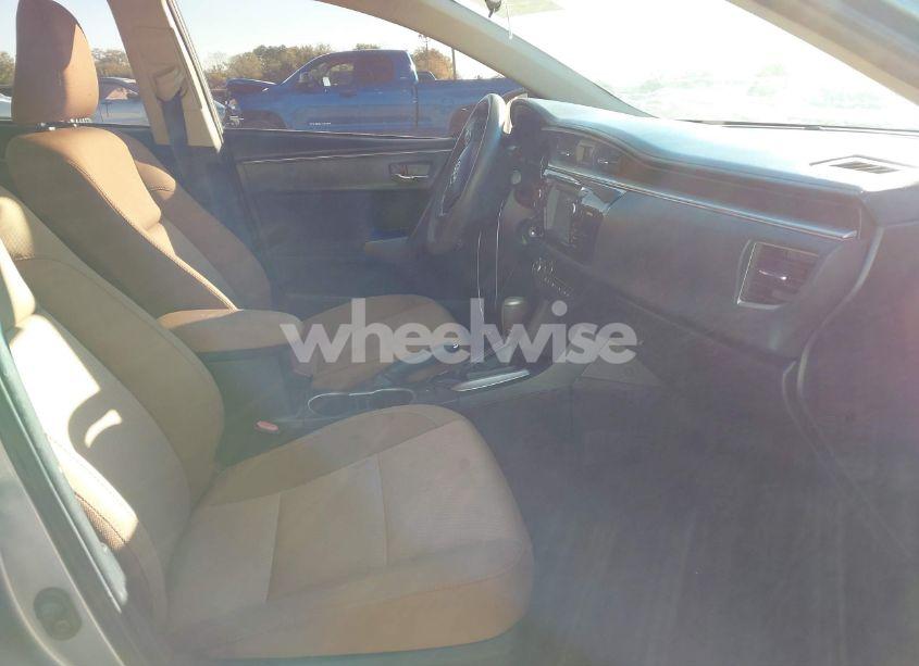 Photo 5 of 2015 Toyota Corolla LE (VIN 2T1BURHE0FC311525)