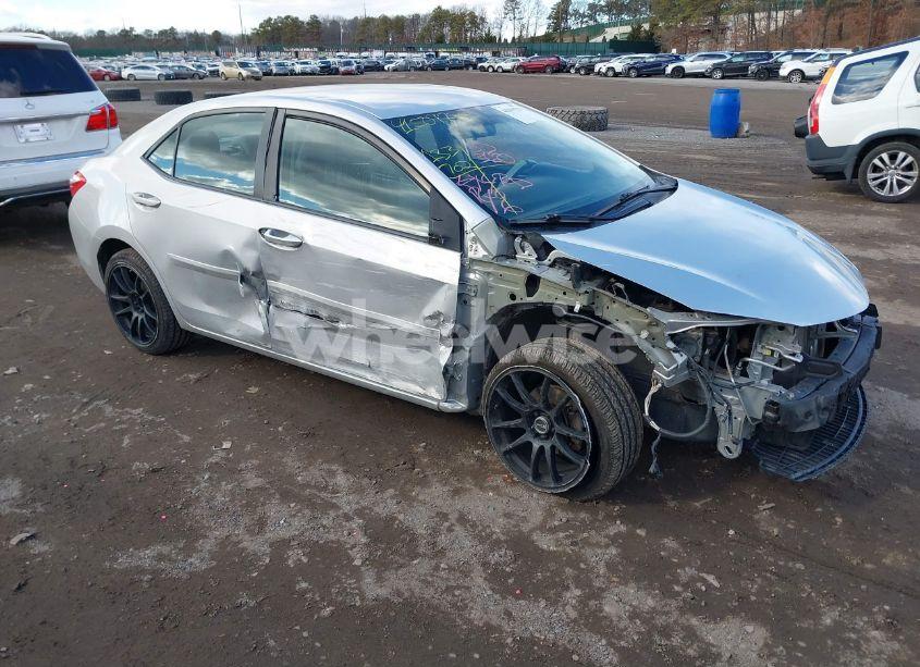 2015 Toyota Corolla L (VIN 2T1BURHE0FC323562) main photo