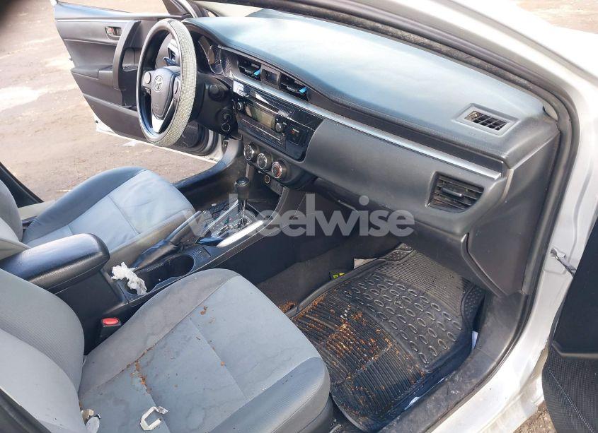 Photo 5 of 2015 Toyota Corolla L (VIN 2T1BURHE0FC323562)