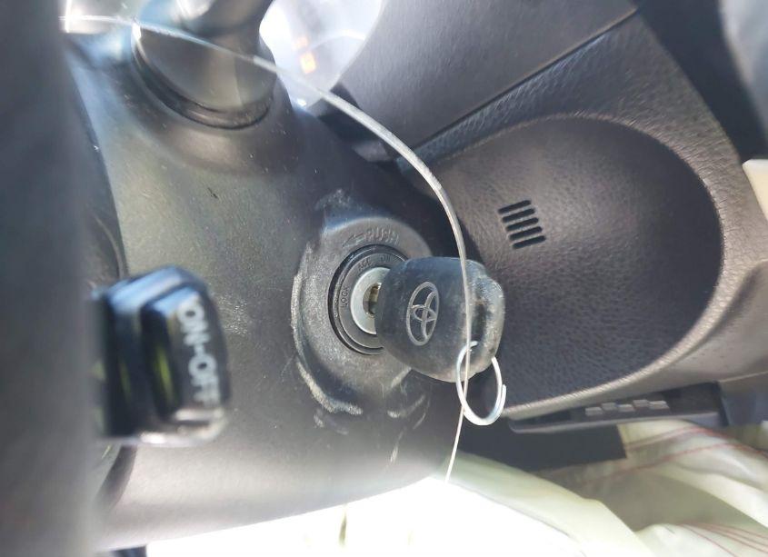 Photo 11 of 2015 Toyota Corolla LE (VIN 2T1BURHE0FC346761)