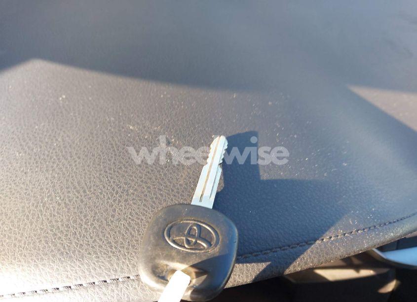 Photo 11 of 2015 Toyota Corolla L (VIN 2T1BURHE0FC360028)