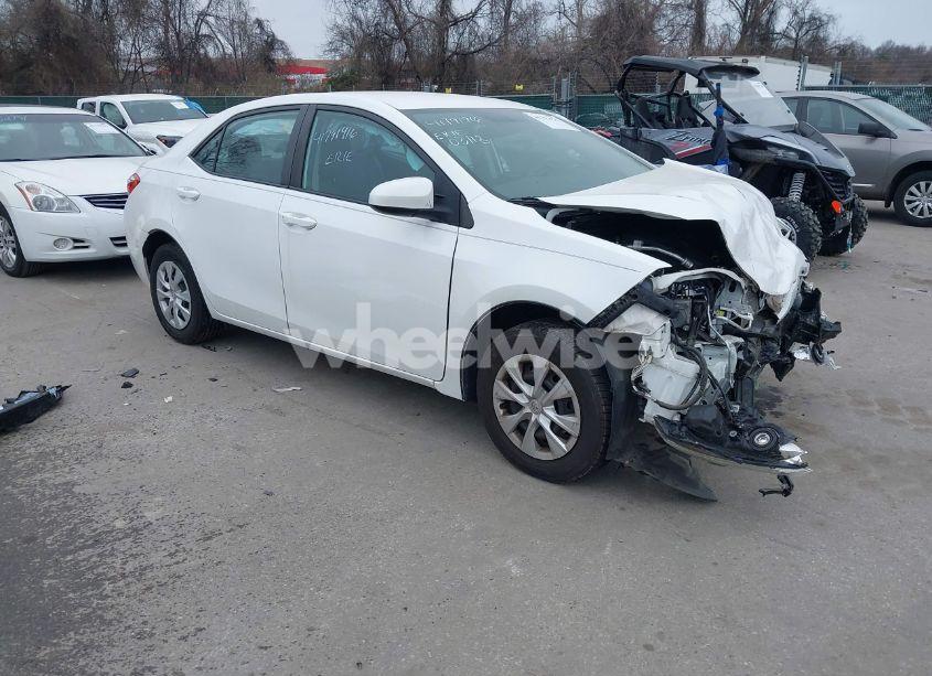 2015 Toyota Corolla L (VIN 2T1BURHE0FC411205) main photo
