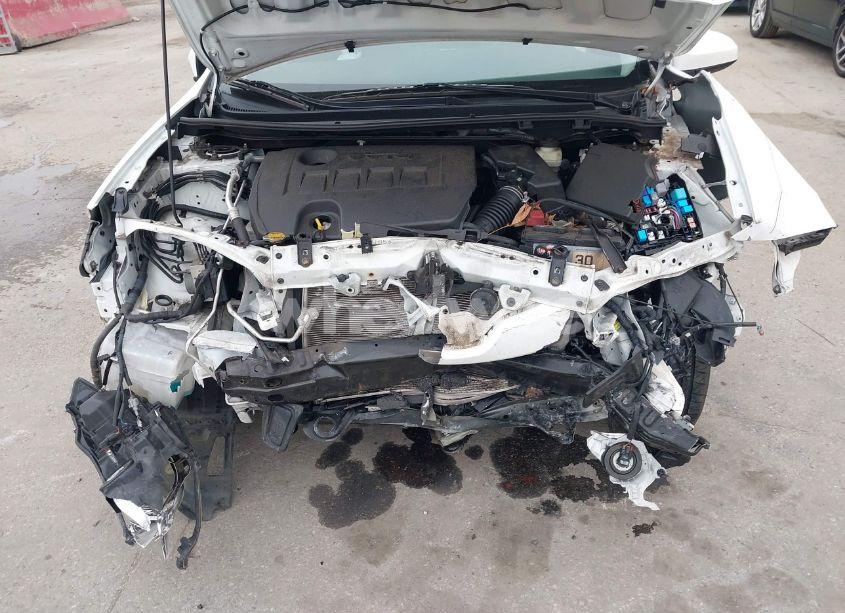 Photo 10 of 2015 Toyota Corolla L (VIN 2T1BURHE0FC411205)