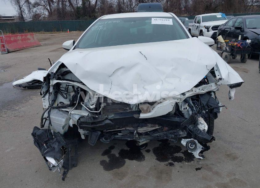 Photo 6 of 2015 Toyota Corolla L (VIN 2T1BURHE0FC411205)