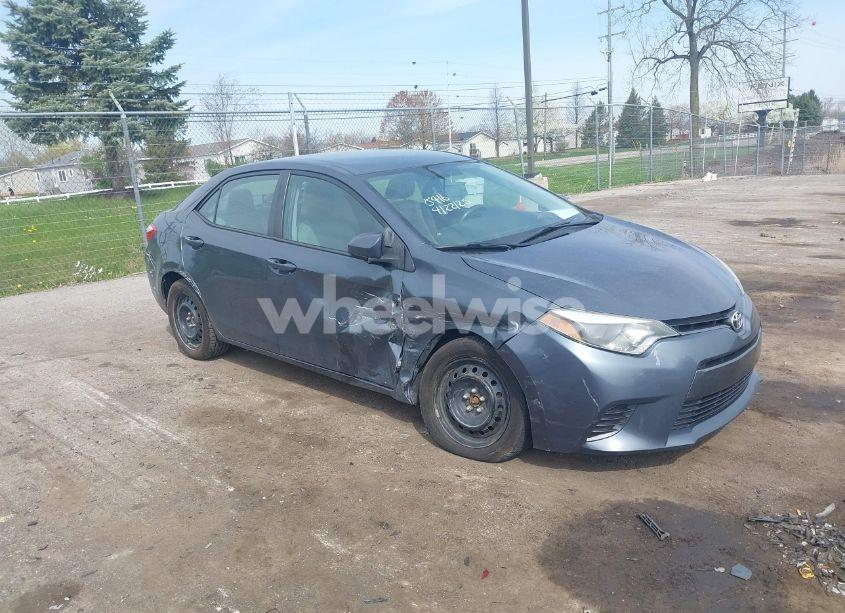 2015 Toyota Corolla LE (VIN 2T1BURHE0FC448416) main photo
