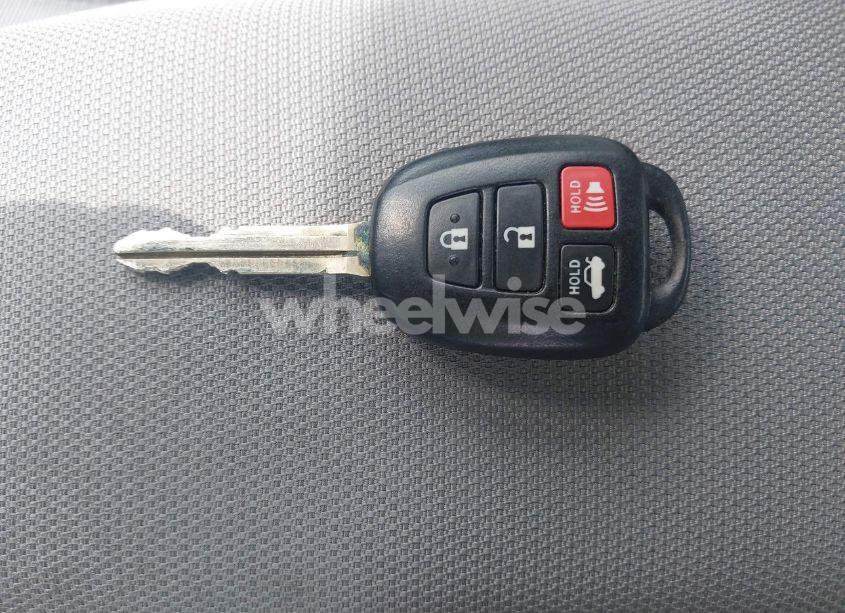 Photo 11 of 2015 Toyota Corolla LE (VIN 2T1BURHE0FC448416)