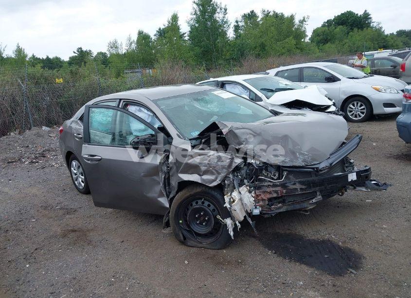 2015 Toyota Corolla LE (VIN 2T1BURHE0FC463630) main photo