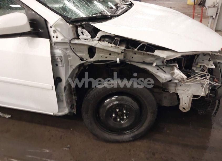 Photo 18 of 2016 Toyota Corolla LE (VIN 2T1BURHE0GC500452)