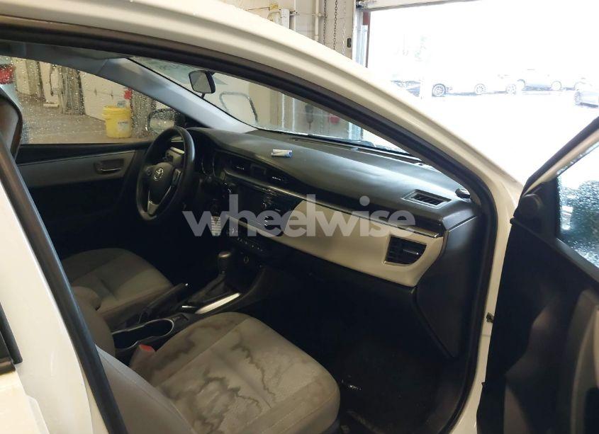 Photo 5 of 2016 Toyota Corolla LE (VIN 2T1BURHE0GC500452)