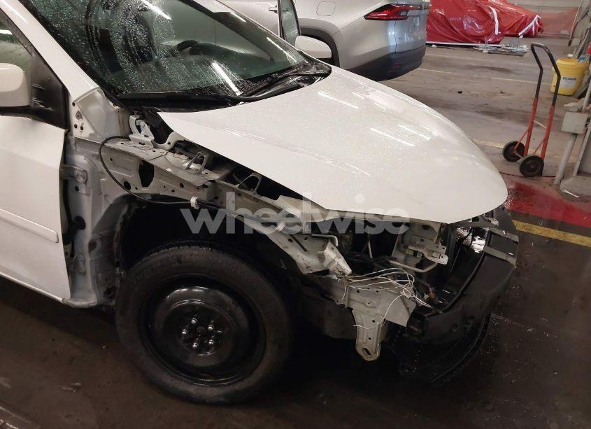 Photo 6 of 2016 Toyota Corolla LE (VIN 2T1BURHE0GC500452)