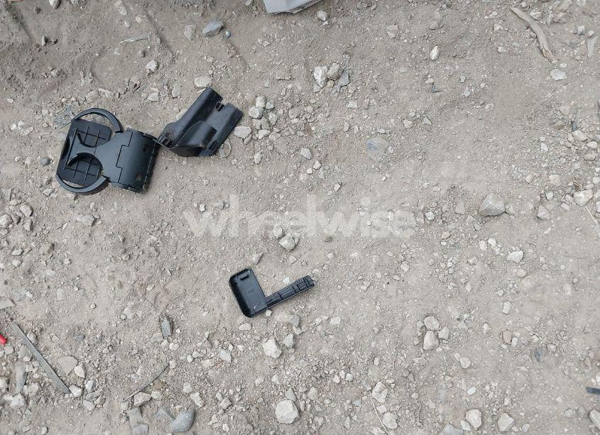 Photo 12 of 2016 Toyota Corolla LE (VIN 2T1BURHE0GC574857)