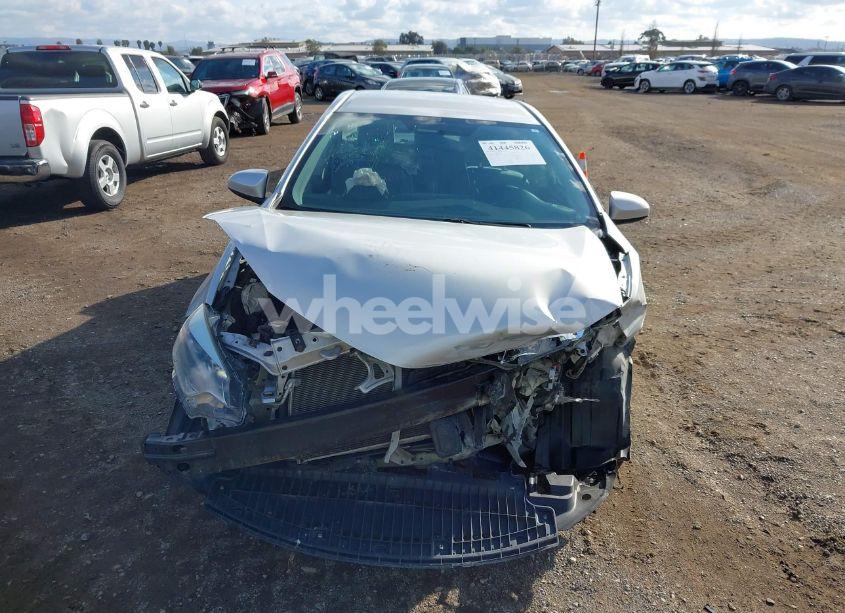 Photo 13 of 2016 Toyota Corolla LE (VIN 2T1BURHE0GC602494)
