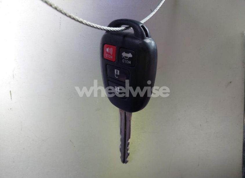 Photo 11 of 2016 Toyota Corolla LE (VIN 2T1BURHE0GC606271)