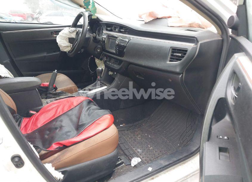 Photo 5 of 2016 Toyota Corolla LE (VIN 2T1BURHE0GC606271)