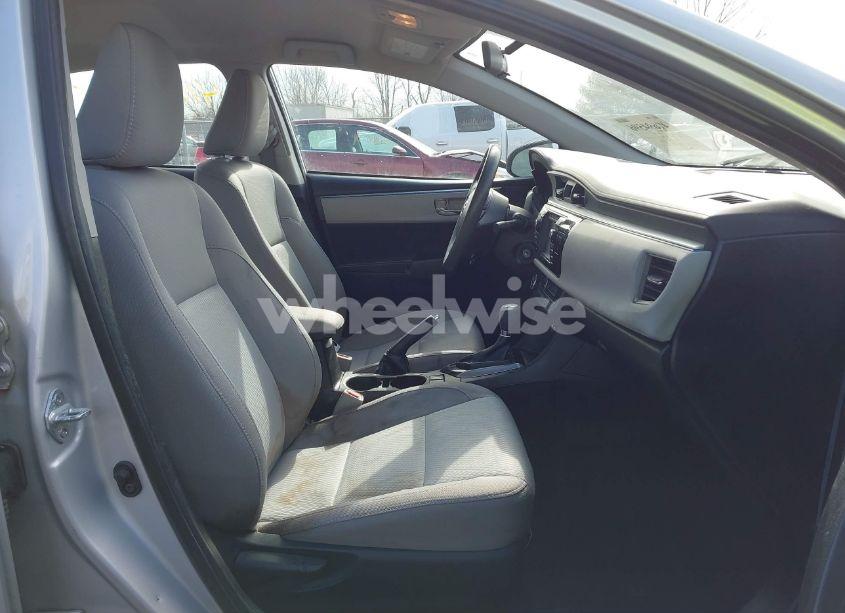 Photo 5 of 2016 Toyota Corolla LE (VIN 2T1BURHE0GC621630)