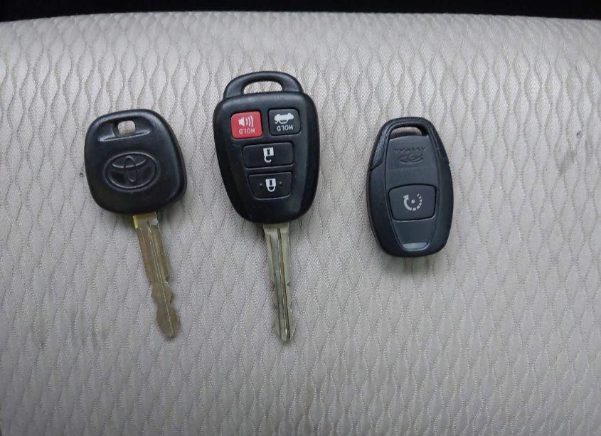 Photo 11 of 2016 Toyota Corolla LE (VIN 2T1BURHE0GC659620)