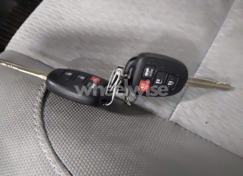 Photo 11 of 2016 Toyota Corolla LE (VIN 2T1BURHE0GC680192)