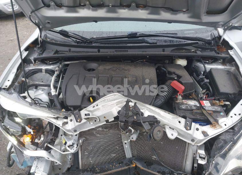 Photo 10 of 2016 Toyota Corolla LE (VIN 2T1BURHE0GC695064)