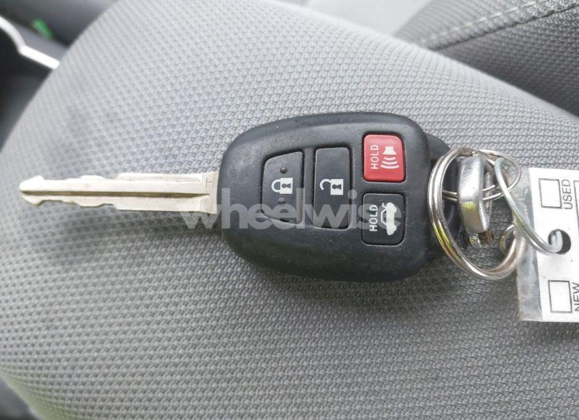 Photo 11 of 2016 Toyota Corolla LE (VIN 2T1BURHE0GC695064)