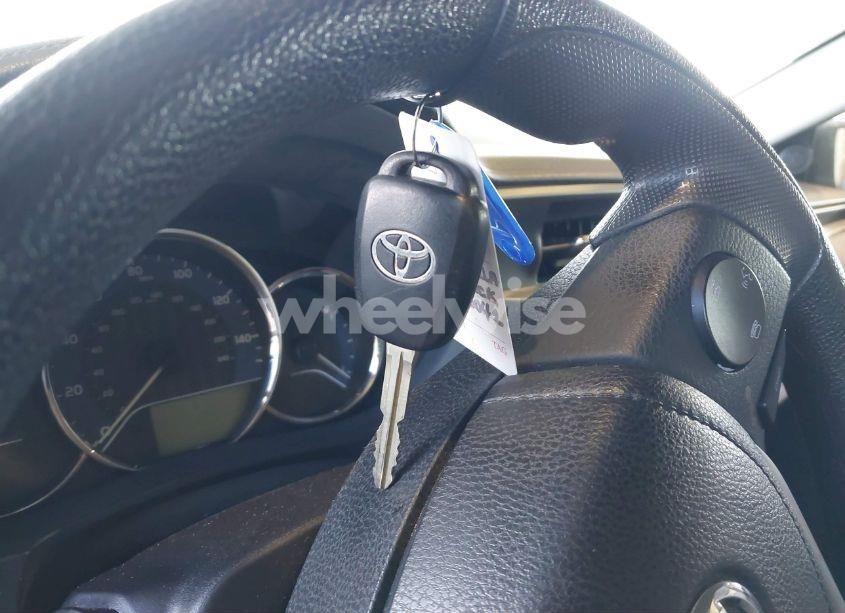 Photo 11 of 2016 Toyota Corolla LE (VIN 2T1BURHE0GC730041)