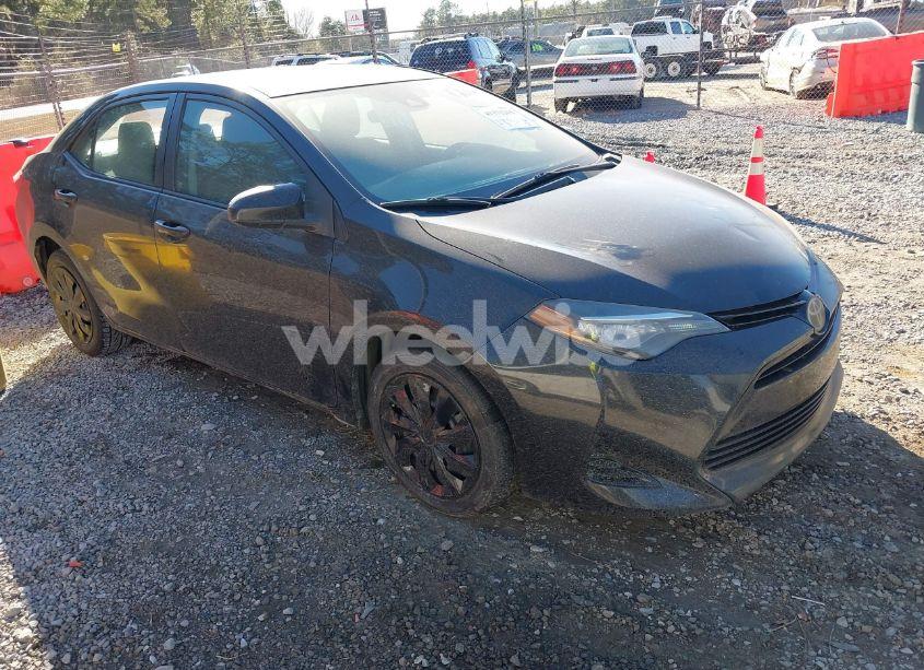 2017 Toyota Corolla LE (VIN 2T1BURHE0HC755846) main photo