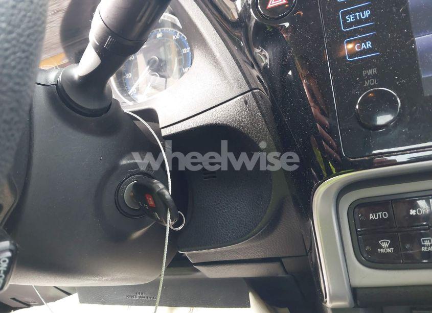 Photo 11 of 2017 Toyota Corolla LE (VIN 2T1BURHE0HC755944)