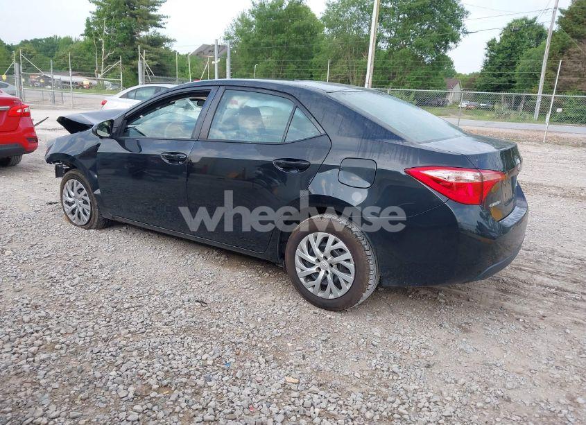Photo 3 of 2017 Toyota Corolla LE (VIN 2T1BURHE0HC755944)