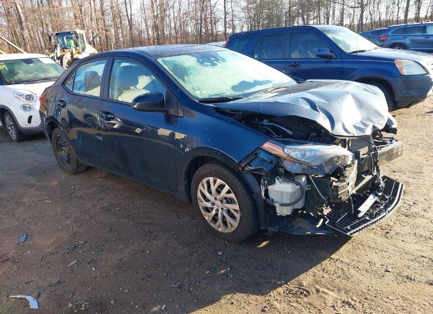 2017 Toyota Corolla LE (VIN 2T1BURHE0HC765499) main photo