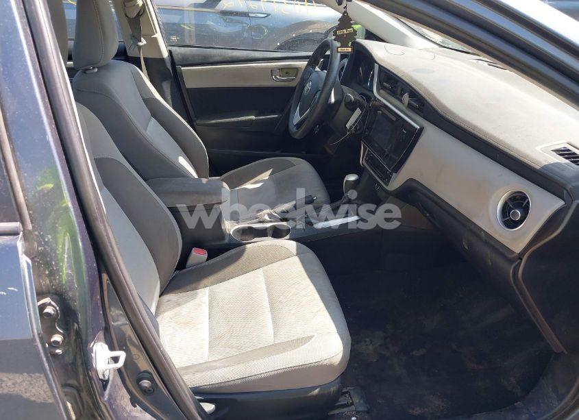 Photo 5 of 2017 Toyota Corolla LE (VIN 2T1BURHE0HC768290)