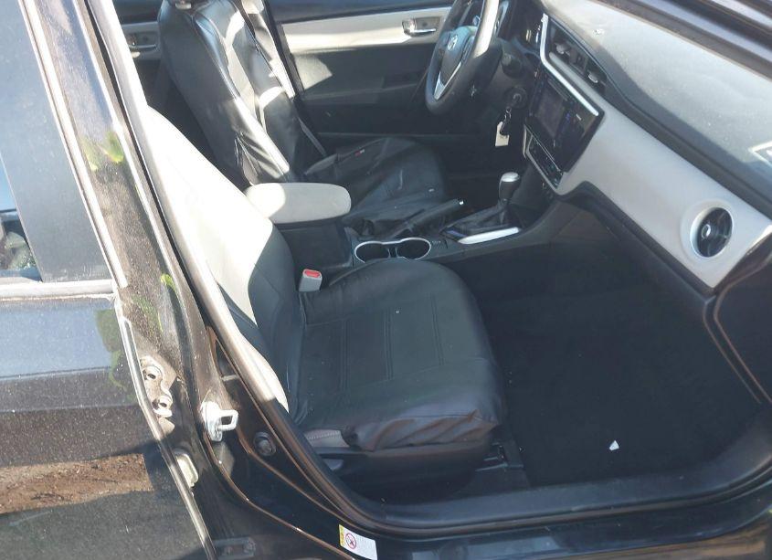 Photo 5 of 2017 Toyota Corolla LE (VIN 2T1BURHE0HC797918)