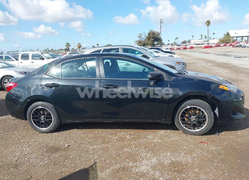 Photo 13 of 2017 Toyota Corolla LE (VIN 2T1BURHE0HC815883)