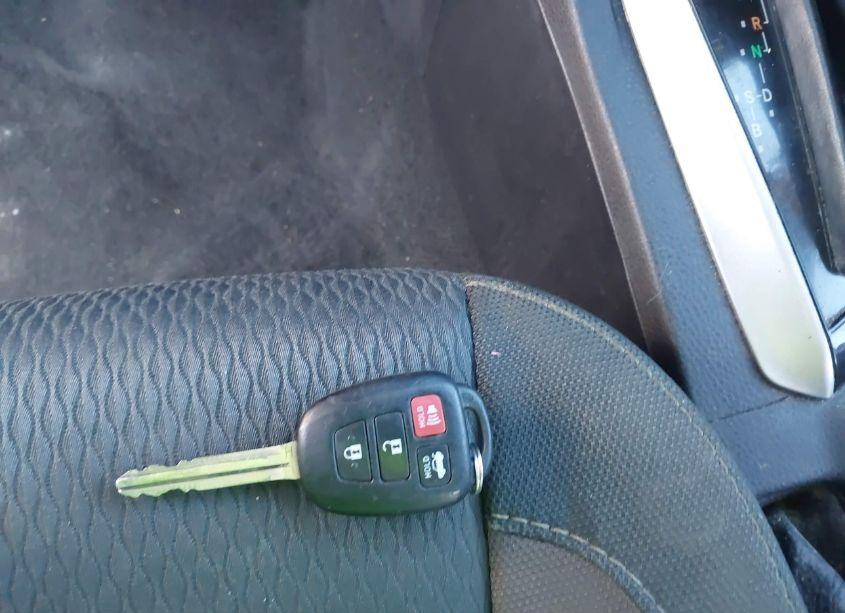 Photo 11 of 2017 Toyota Corolla LE (VIN 2T1BURHE0HC827841)