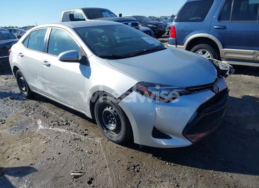 2017 Toyota Corolla LE (VIN 2T1BURHE0HC833509) main photo