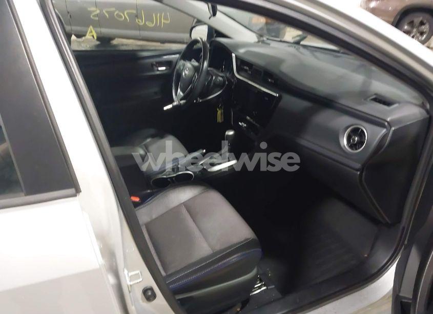 Photo 5 of 2017 Toyota Corolla SE (VIN 2T1BURHE0HC855414)