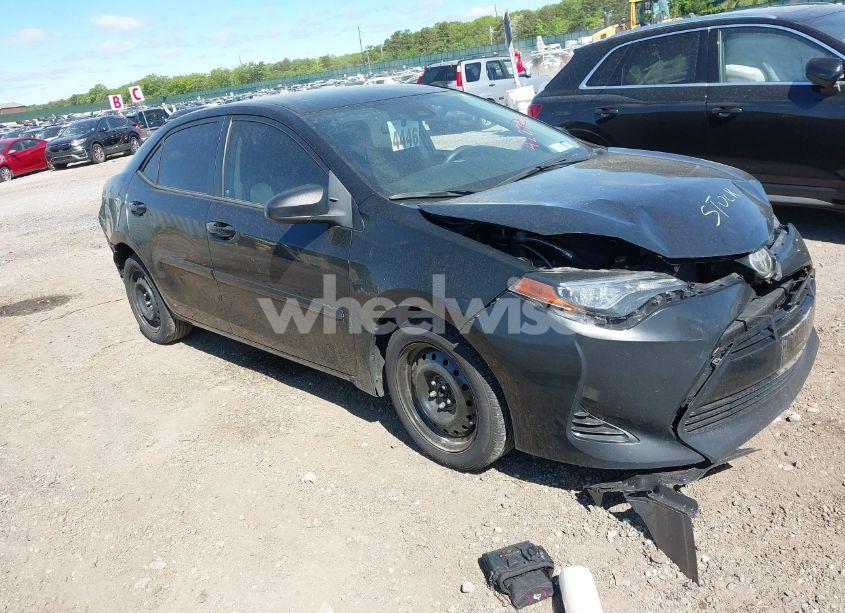 2017 Toyota Corolla LE (VIN 2T1BURHE0HC865330) main photo