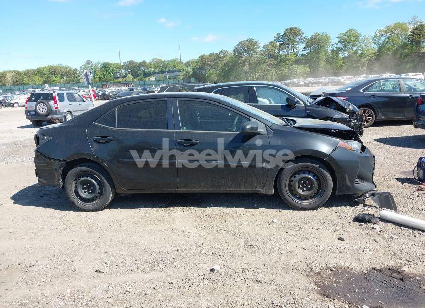 Photo 13 of 2017 Toyota Corolla LE (VIN 2T1BURHE0HC865330)