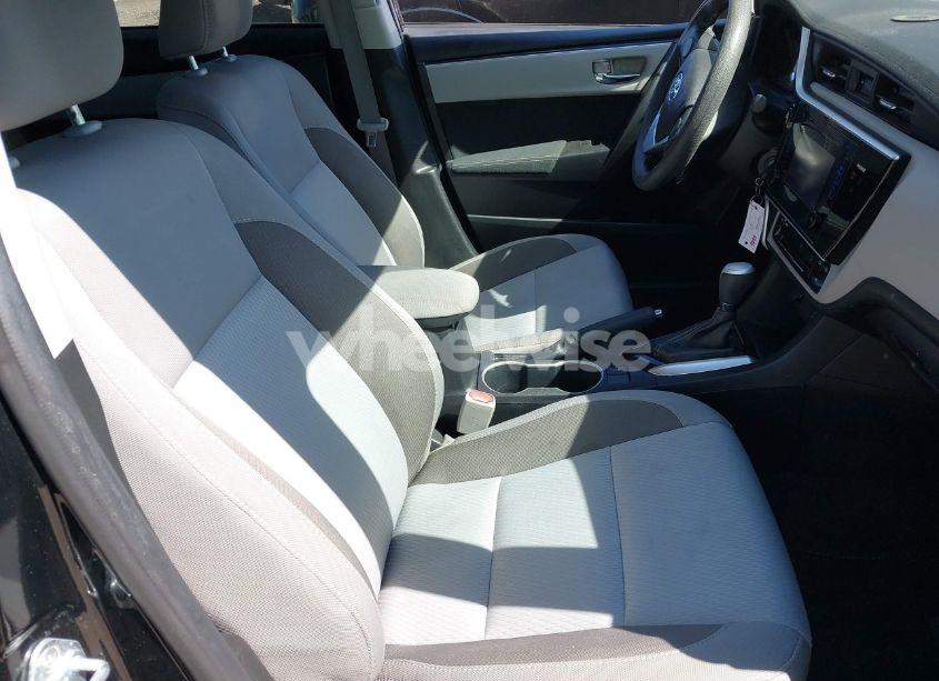 Photo 5 of 2017 Toyota Corolla LE (VIN 2T1BURHE0HC865330)