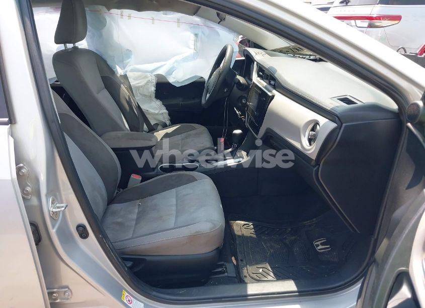 Photo 5 of 2017 Toyota Corolla LE (VIN 2T1BURHE0HC871127)