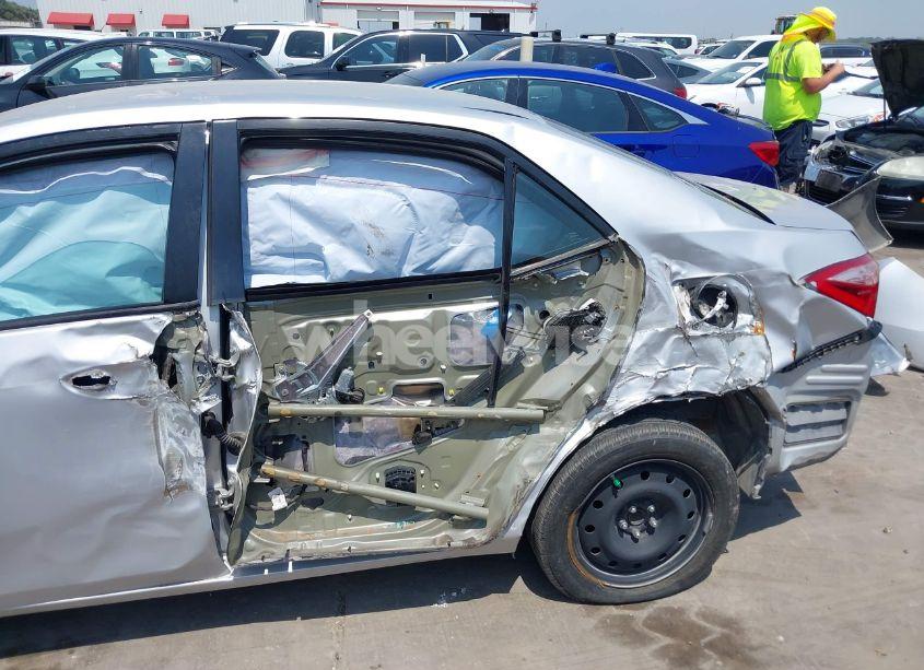 Photo 6 of 2017 Toyota Corolla LE (VIN 2T1BURHE0HC871127)